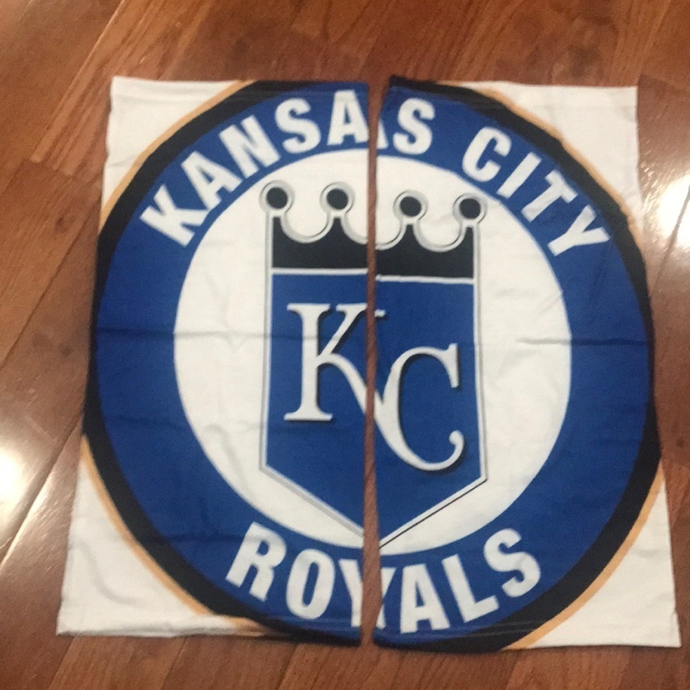6/$20 Set/2 new KC Royals neck gaiters